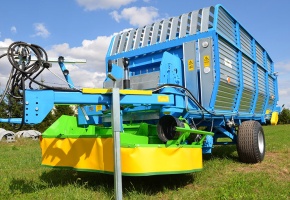 mezőgazdasági gépek domb cölöpök halmok vágó Zielonek Lengyelország
